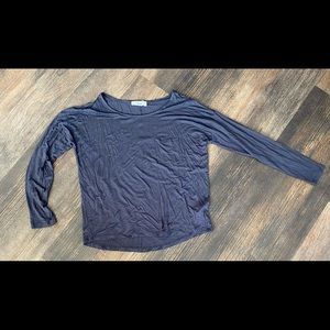 Long sleeve gray top